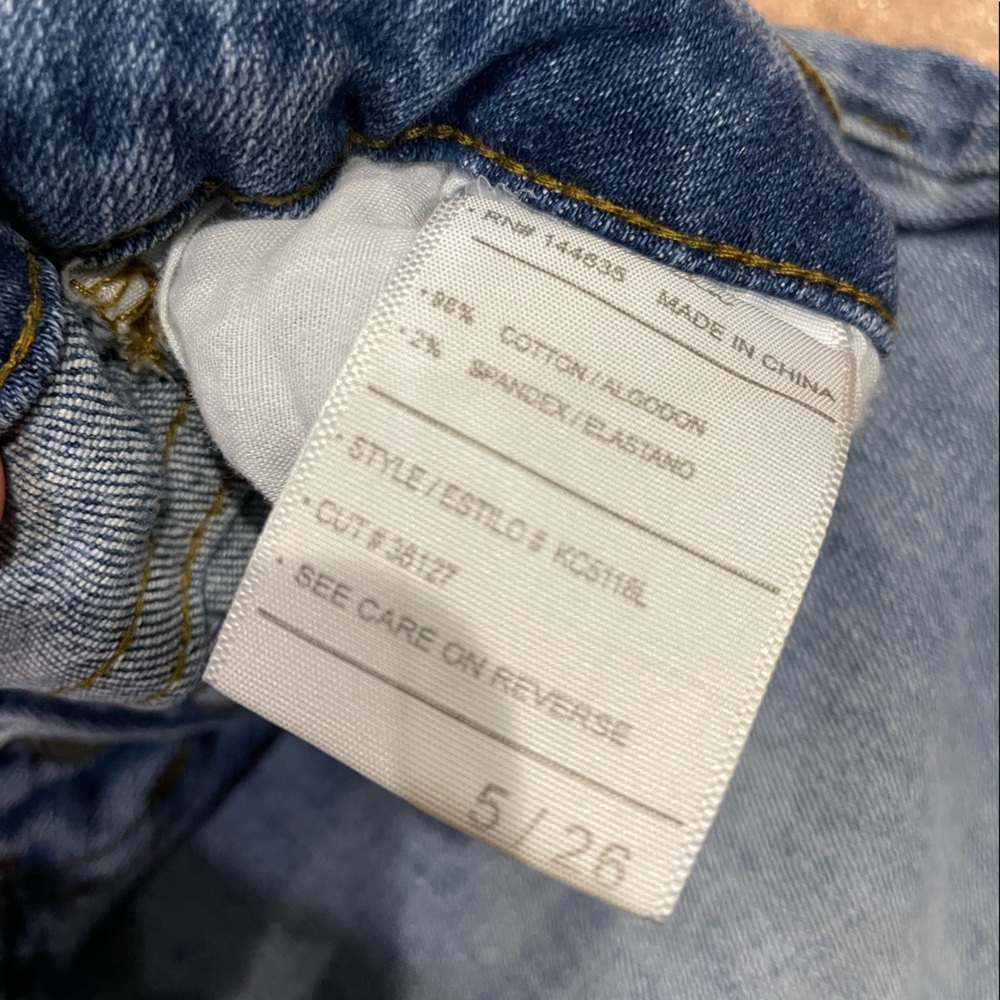 Womens kancan jeans.